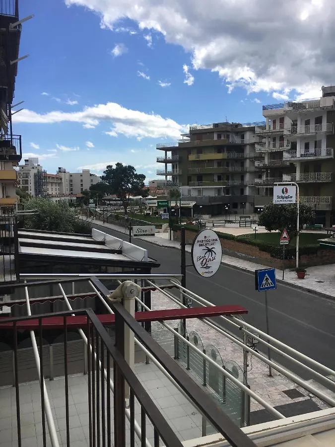Home Zeus Giardini Naxos 0*,