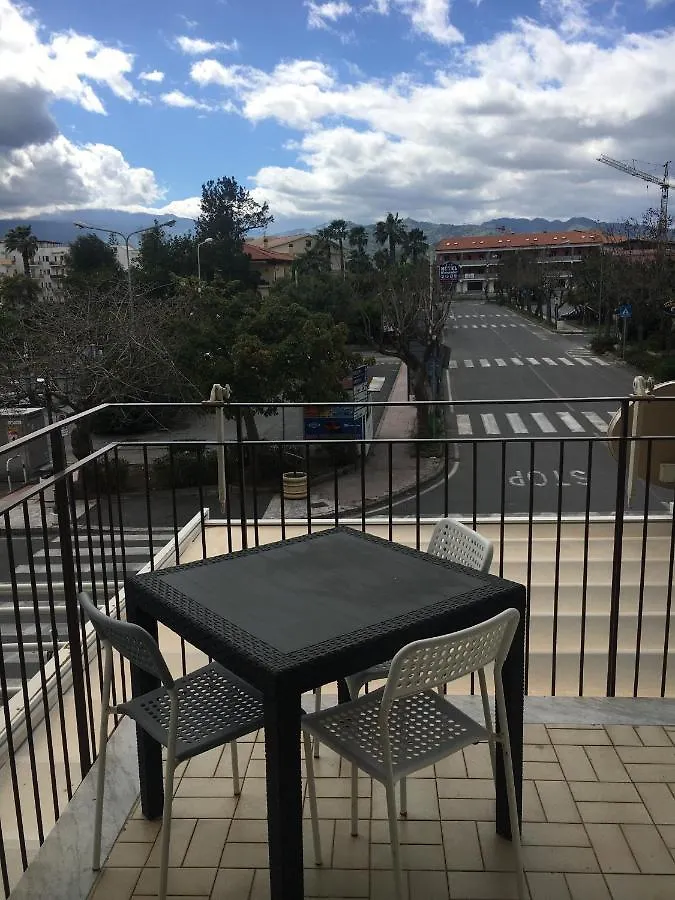 Home Zeus Giardini Naxos Apartment